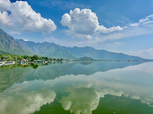 Dal Lake Srinagar 2