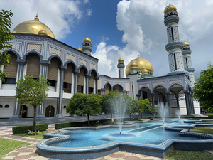 Jame Asr Hassanil Bolkiah Mosque Brunei 7