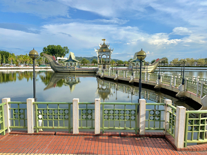 Omar Ali Saifuddien Mosque Collection Brunei 12