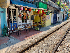 Coffee Shops by the Railroad