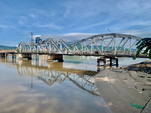 Kampot Bridge