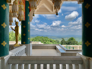 The stylish Wat Pa Phu Kon 6