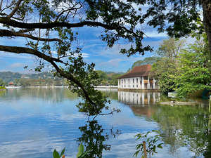 Ulupen Geya on Kandy Lake 1
