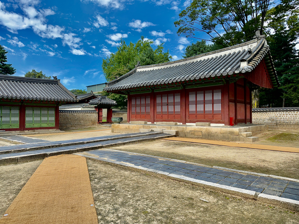 Jongmyo Shrine Seoul Korea 1 Print