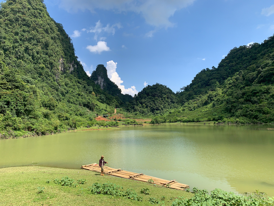 Bamboo Raft in the Mountains  Print