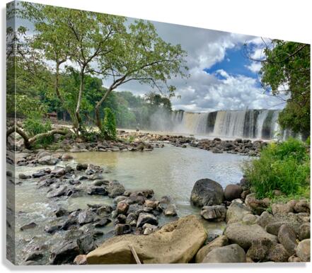 Dray Nur Waterfall Canvas Print
