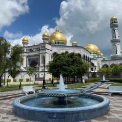 Jame Asr Hassanil Bolkiah Mosque Brunei 6