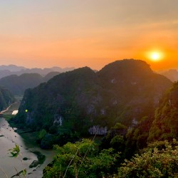 Dam Sen Hang Mua Viewpoint at Sunset