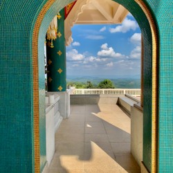 The stylish Wat Pa Phu Kon 4