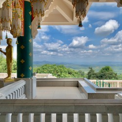 The stylish Wat Pa Phu Kon 6