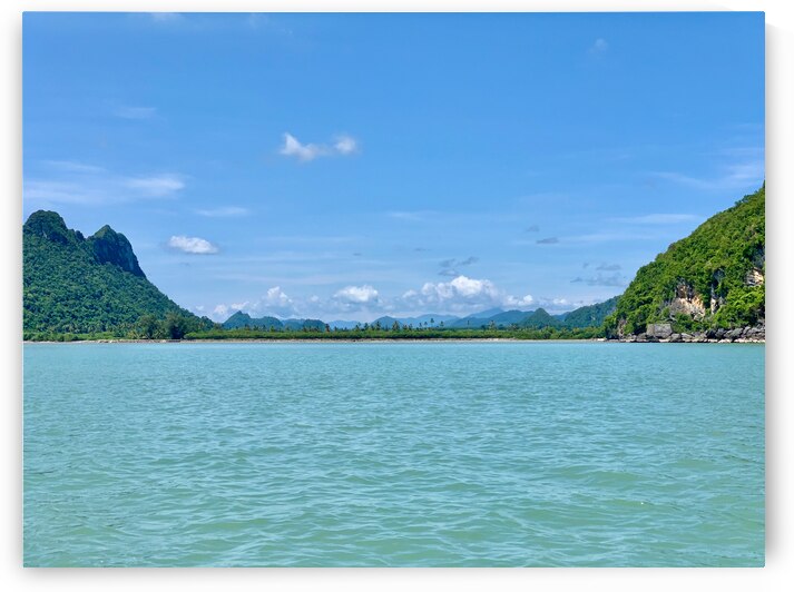 Flat in Between by Jimmy Roy Photos