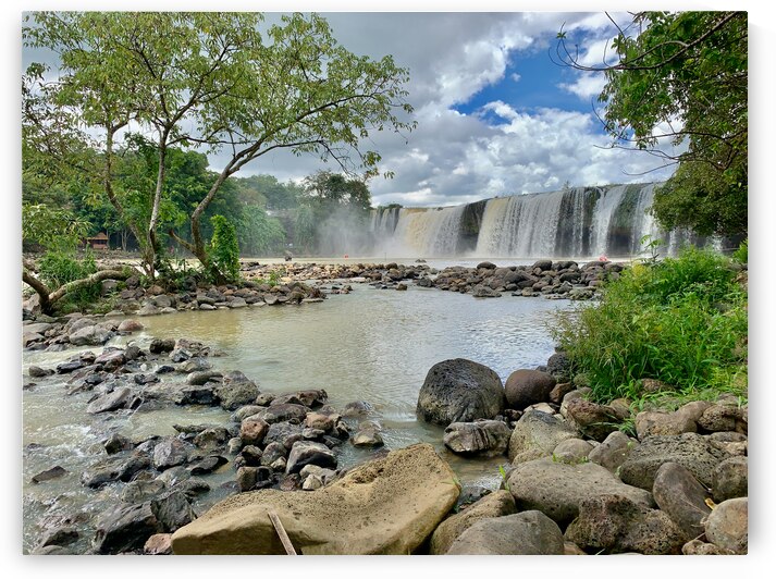 Dray Nur Waterfall by Jimmy Roy Photos