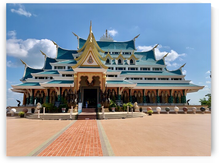 The stylish Wat Pa Phu Kon 2 by Jimmy Roy Photos