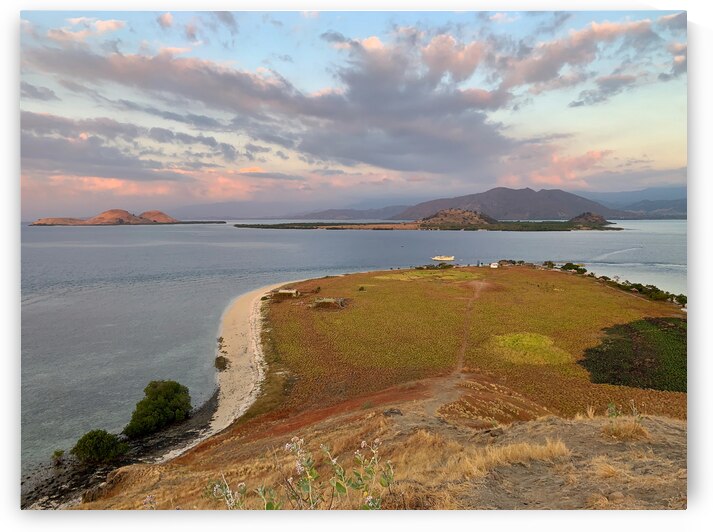 Rounded Beach by Jimmy Roy Photos