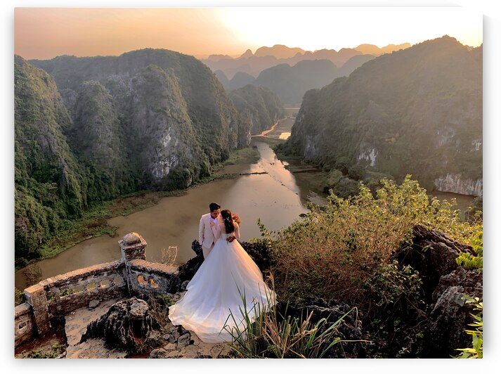 Beautiful Newlyweds at Hang Mua Cave Vietnam 3 by Jimmy Roy Photos
