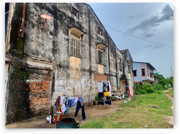 Laundry Time by Jimmy Roy Photos