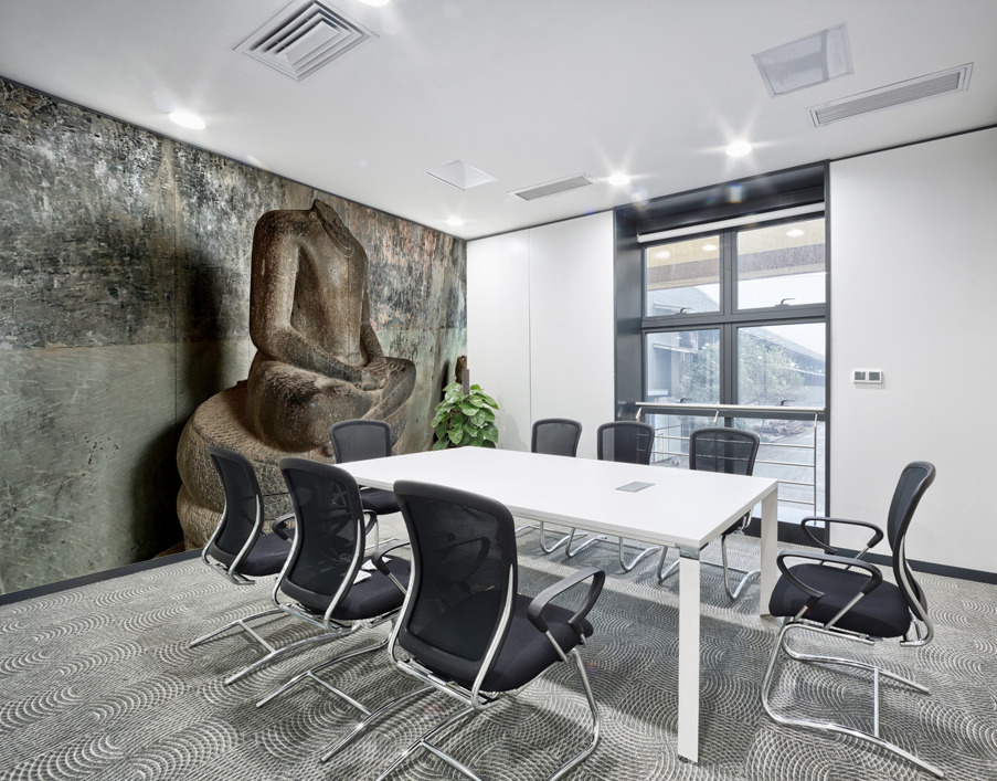 Headless Statue Wall Printing