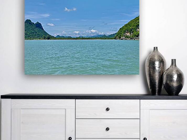 Flat in Between by Jimmy Roy Photos